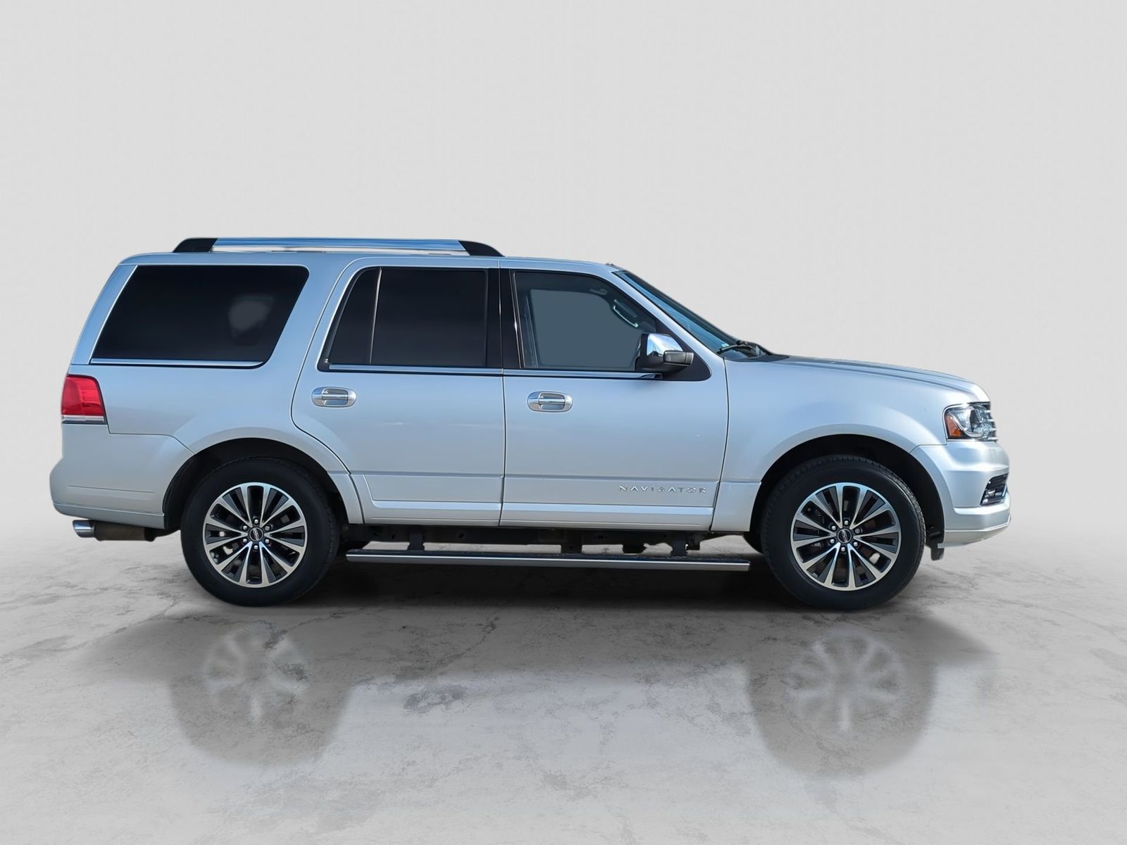 Thumbnail: 2016 Lincoln Navigator - 9