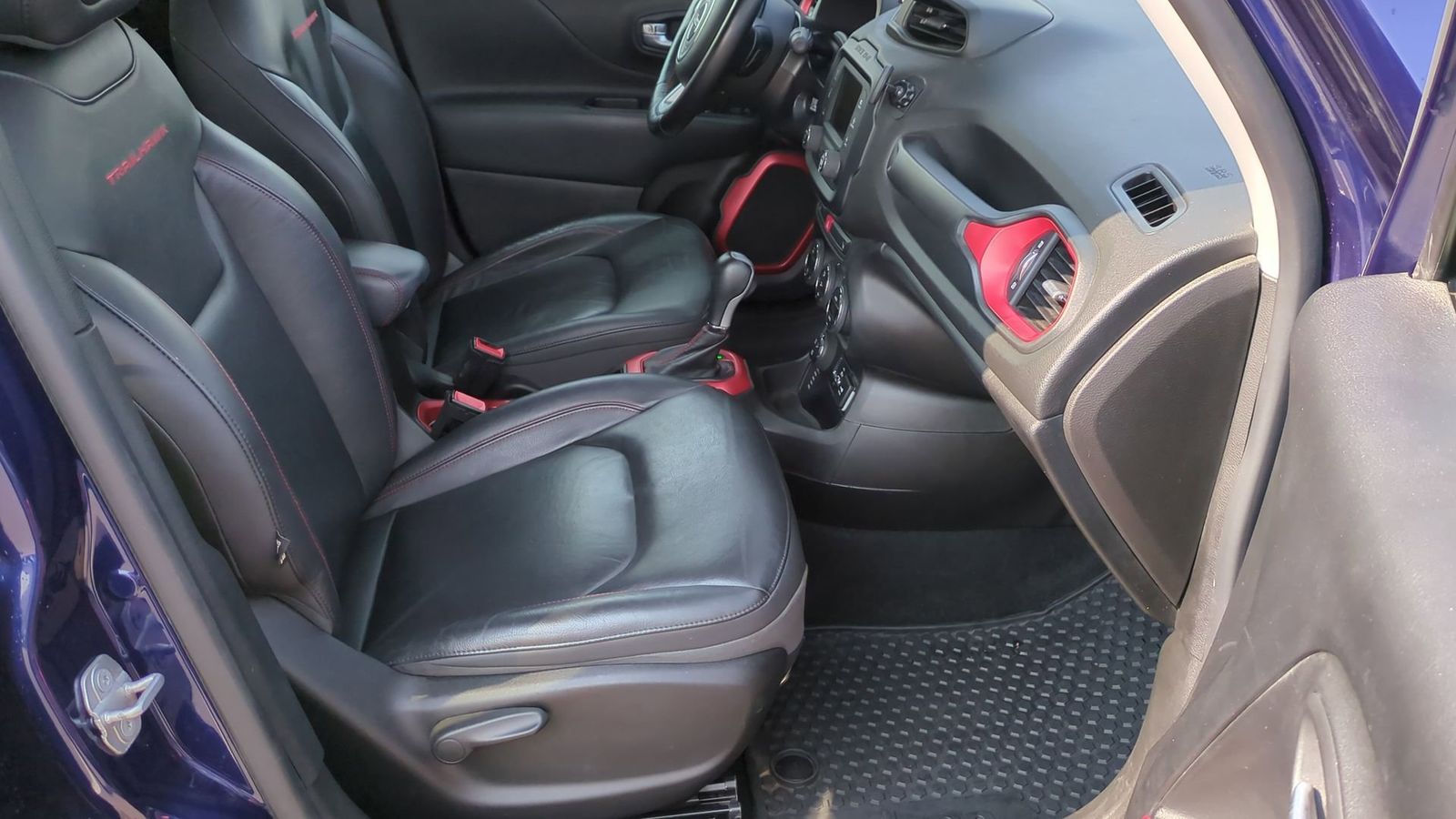 Thumbnail: 2017 Jeep Renegade - 25