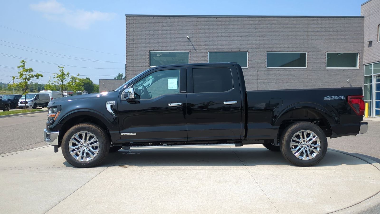 2025 Ford F-150 XLT photo 2