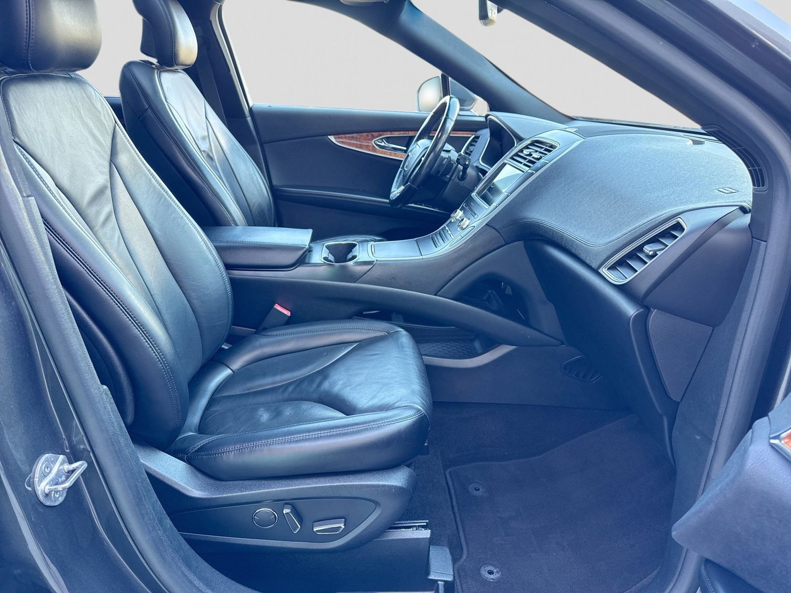 Thumbnail: 2019 Lincoln Nautilus - 7