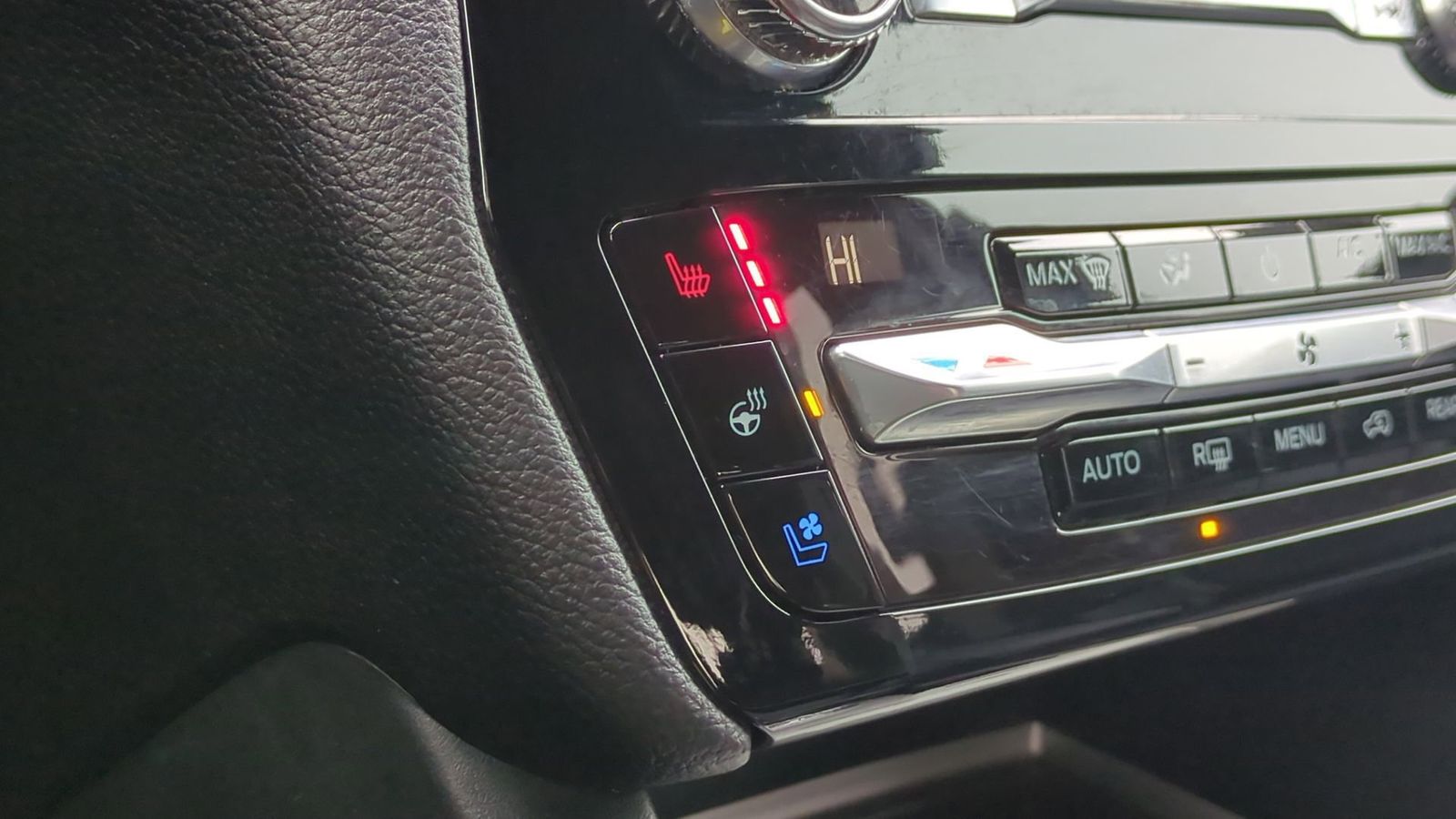 Thumbnail: 2021 Ford Explorer - 39