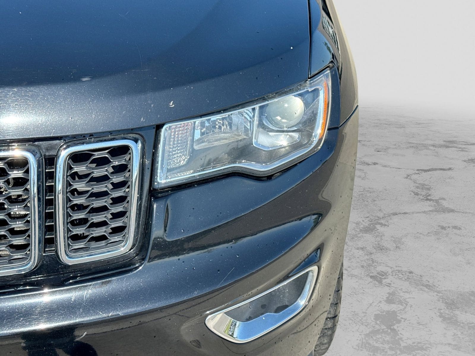 Thumbnail: 2017 Jeep Grand Cherokee - 12