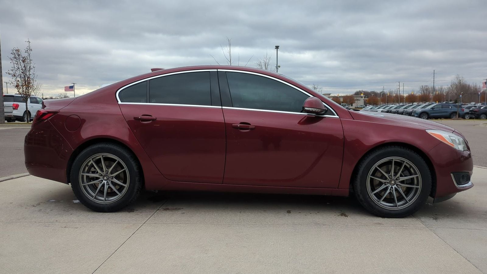 Thumbnail: 2016 Buick Regal - 8