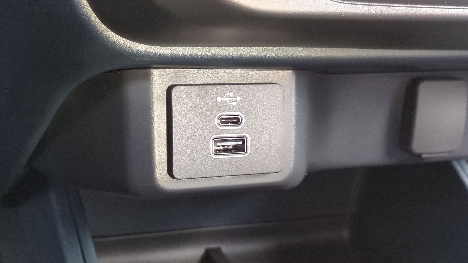 Thumbnail: 2025 Ford Maverick - 30