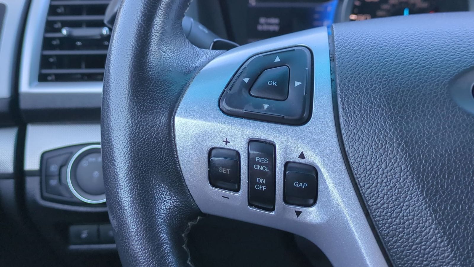 Thumbnail: 2015 Ford Explorer - 27