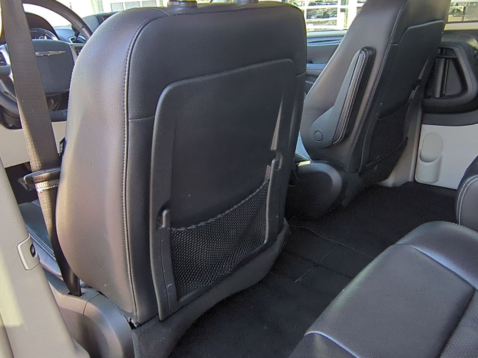 Thumbnail: 2012 Chrysler Town & Country - 20