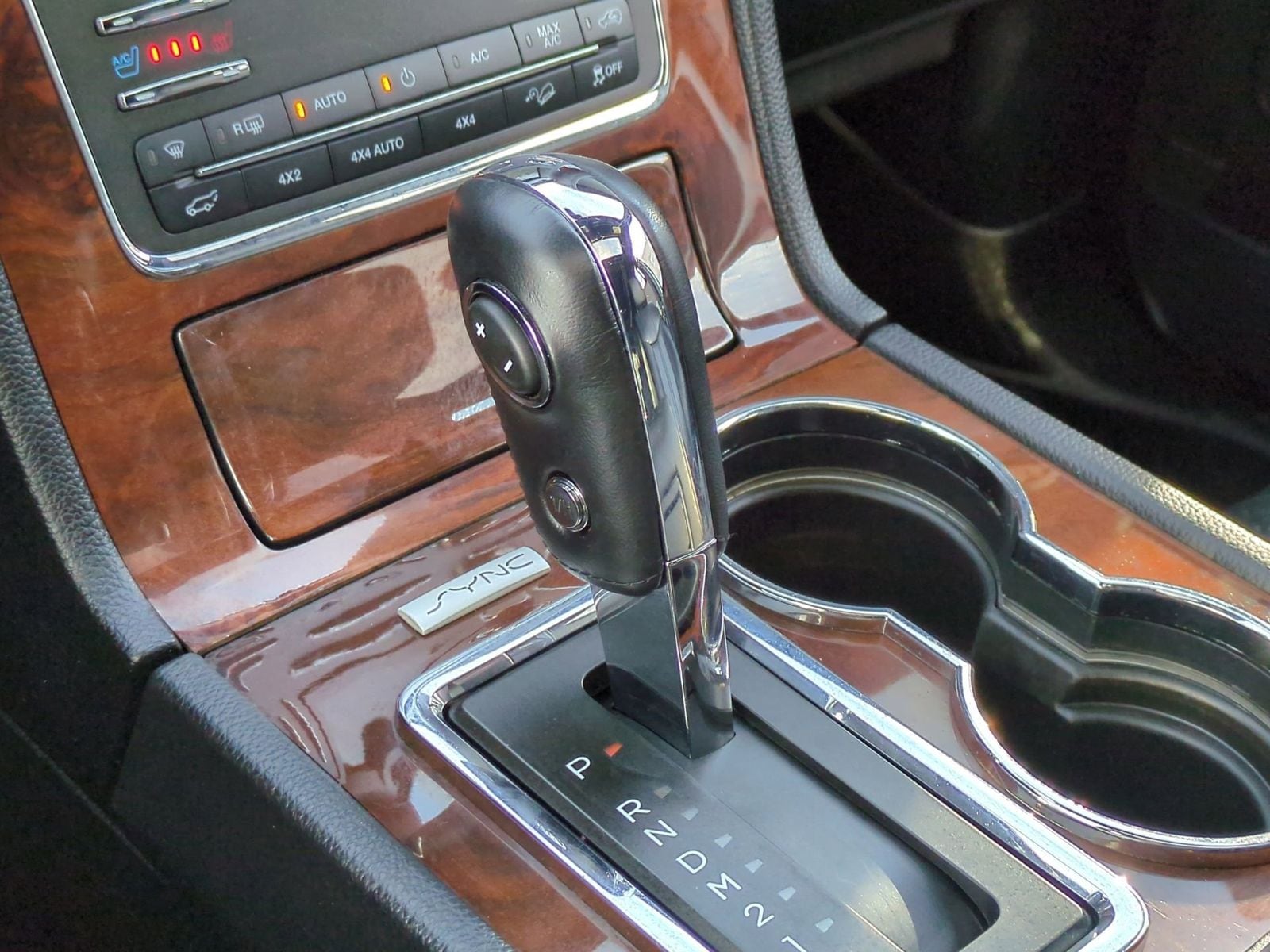 Thumbnail: 2016 Lincoln Navigator - 36