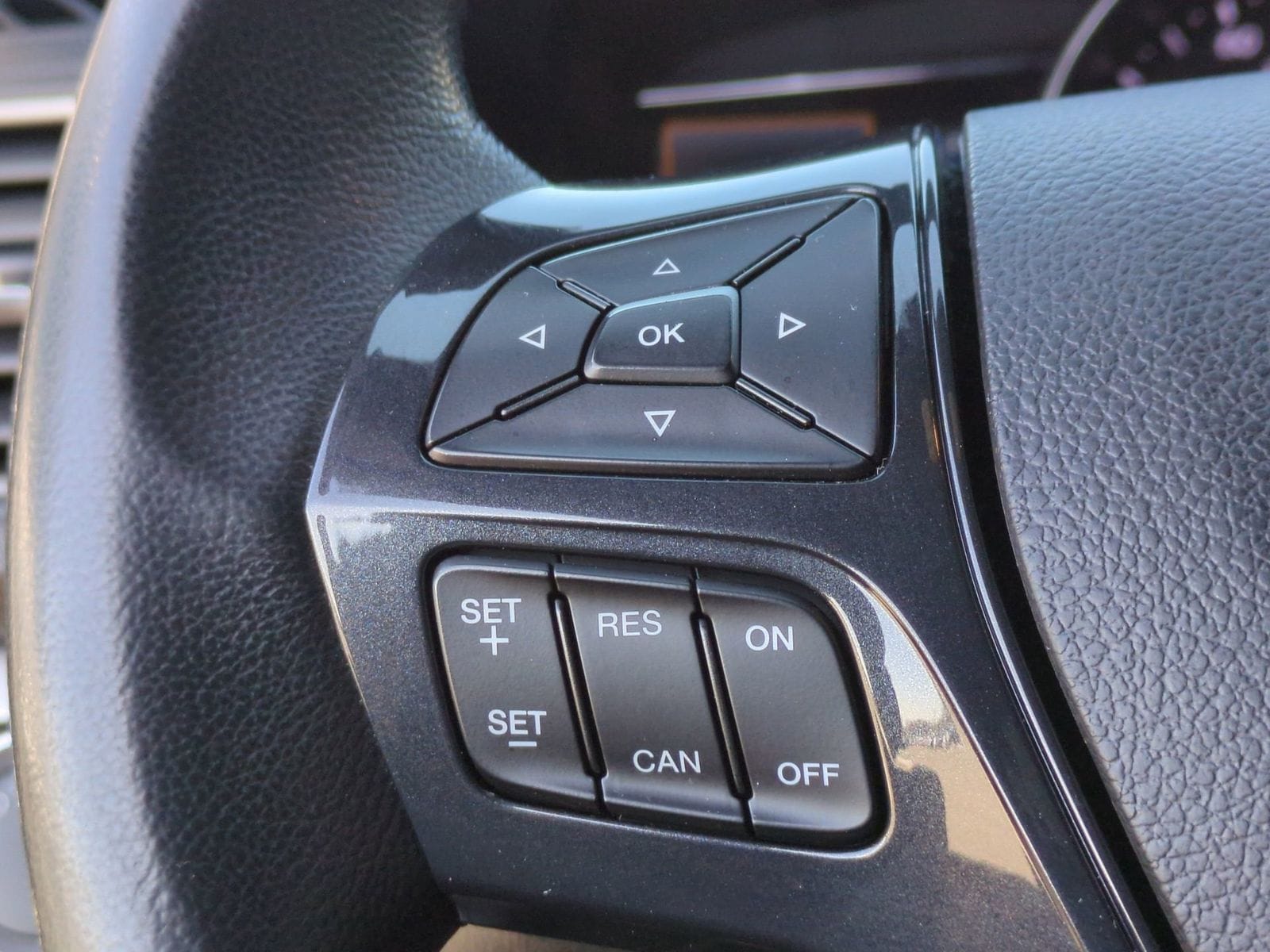 Thumbnail: 2019 Ford Explorer - 33