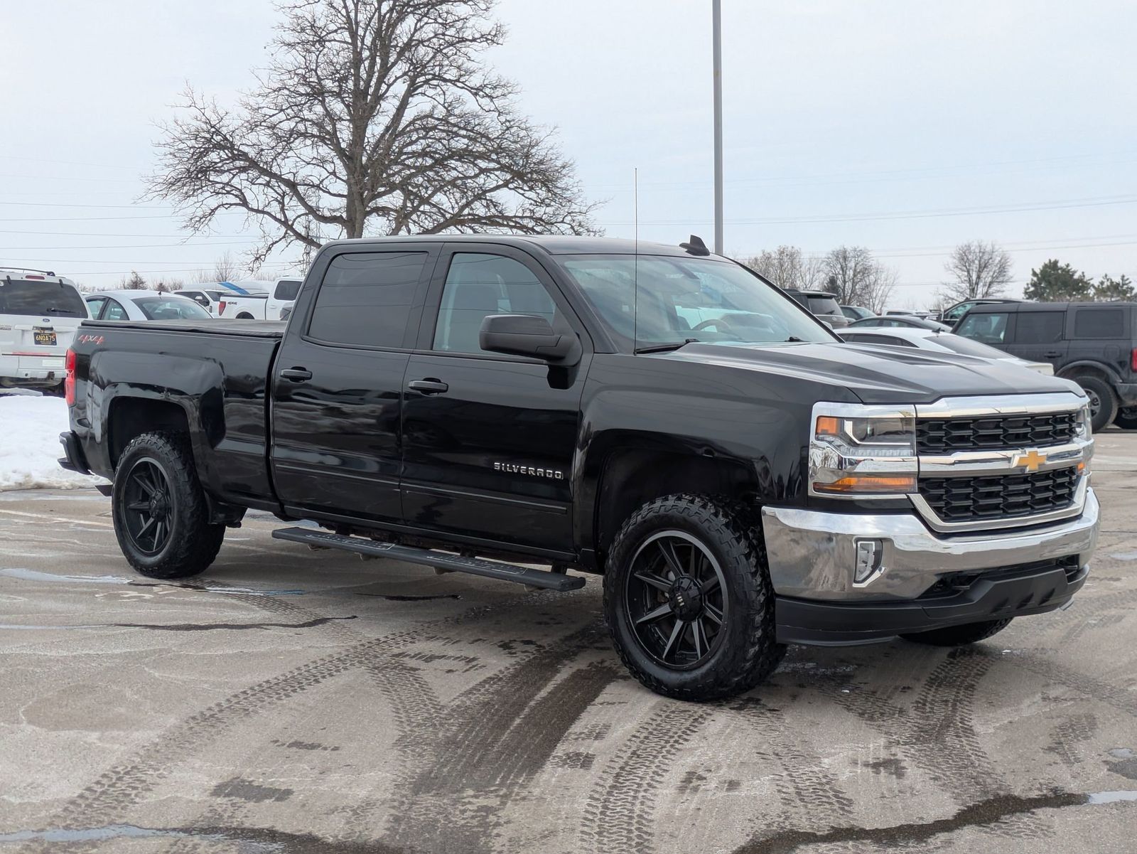 Thumbnail: 2018 Chevrolet Silverado 1500 - 8