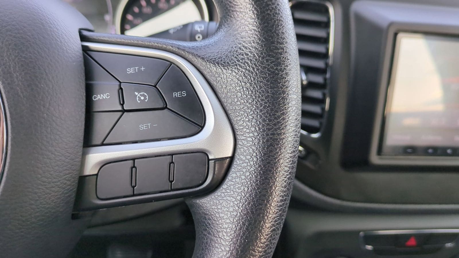 Thumbnail: 2018 Jeep Compass - 24