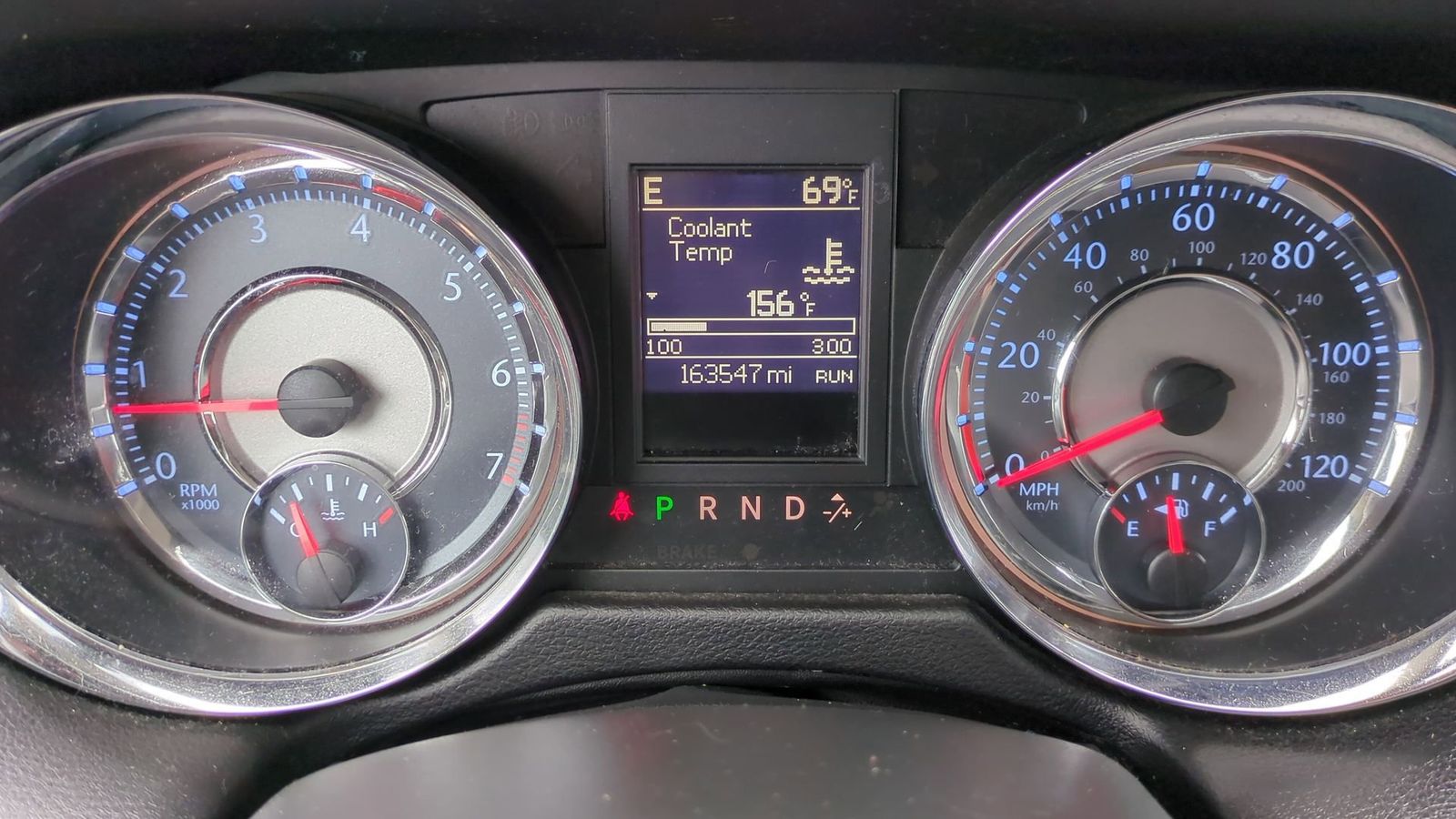 Thumbnail: 2014 Chrysler Town & Country - 36