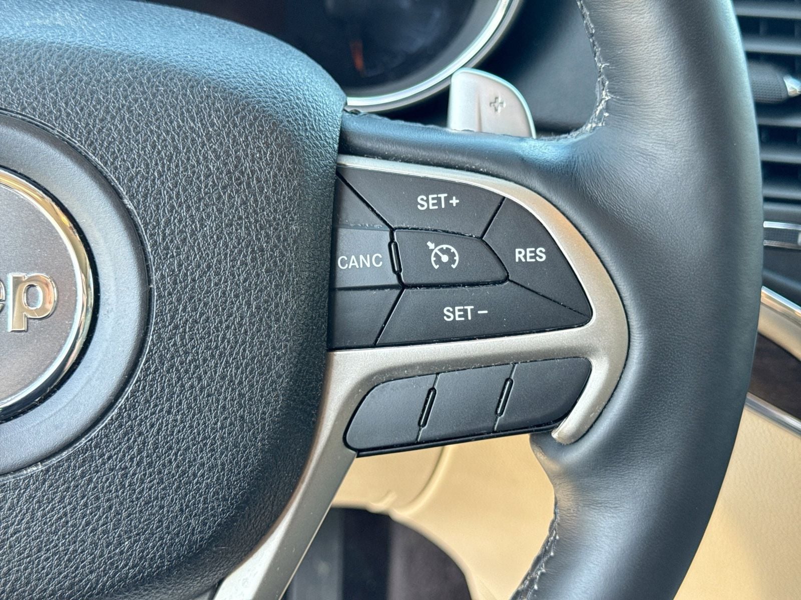 Thumbnail: 2017 Jeep Grand Cherokee - 27