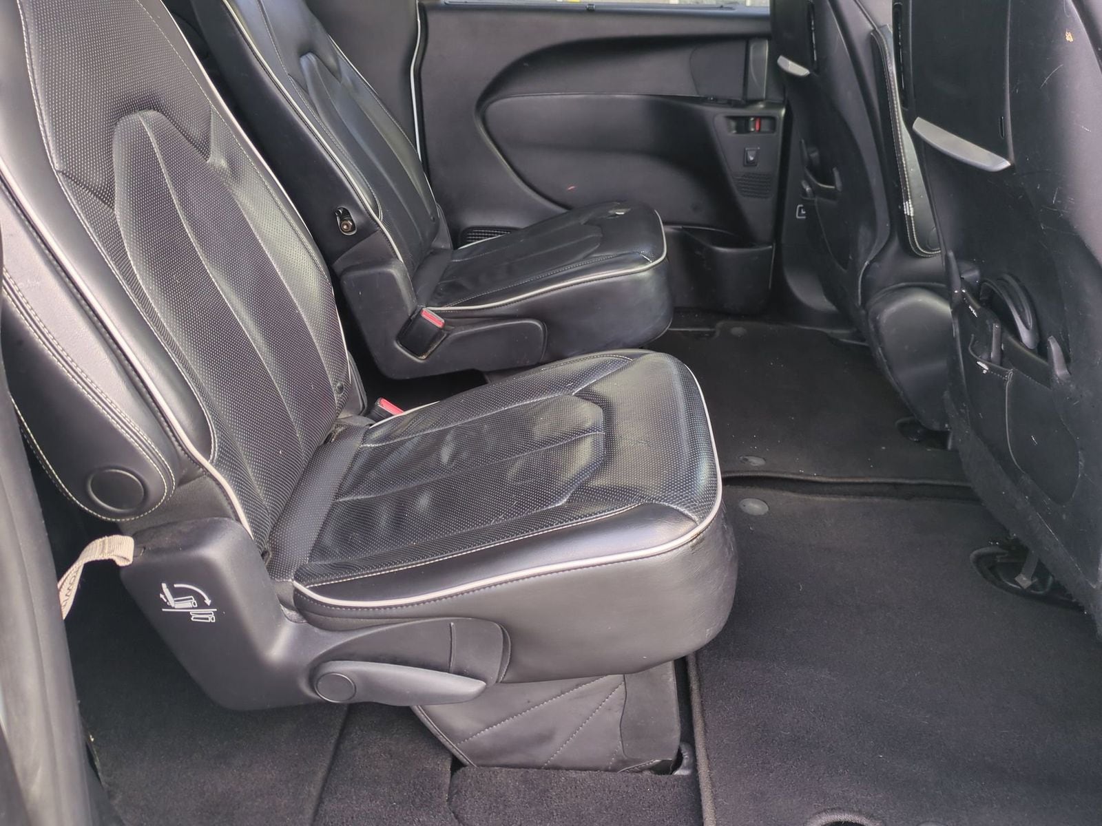 Thumbnail: 2019 Chrysler Pacifica - 27