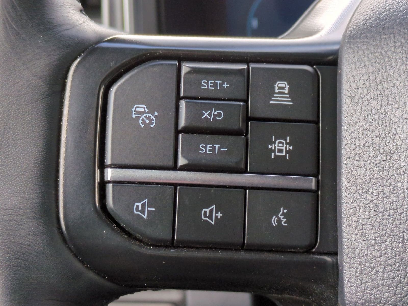 Thumbnail: 2025 Ford F-350 - 31