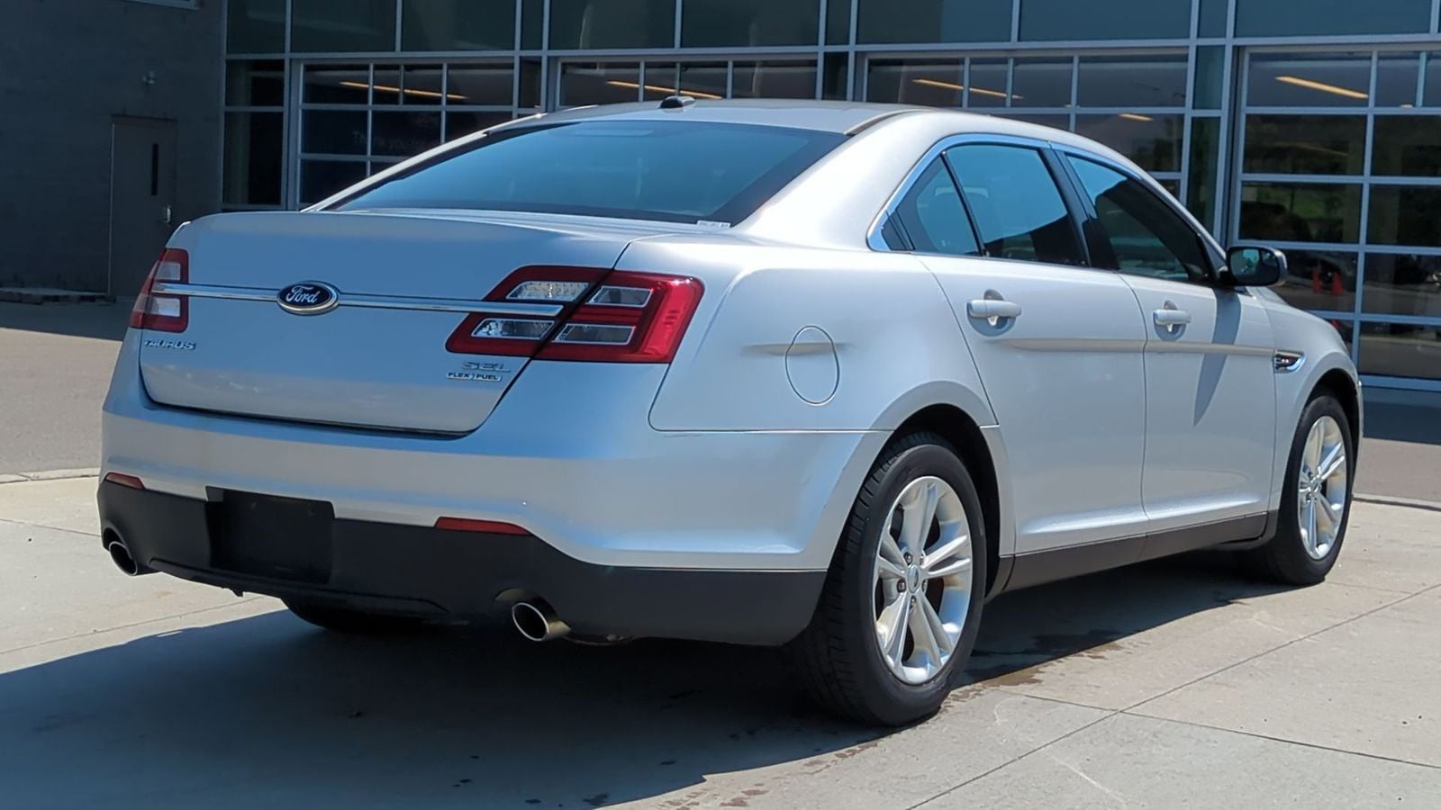 Thumbnail: 2014 Ford Taurus - 7