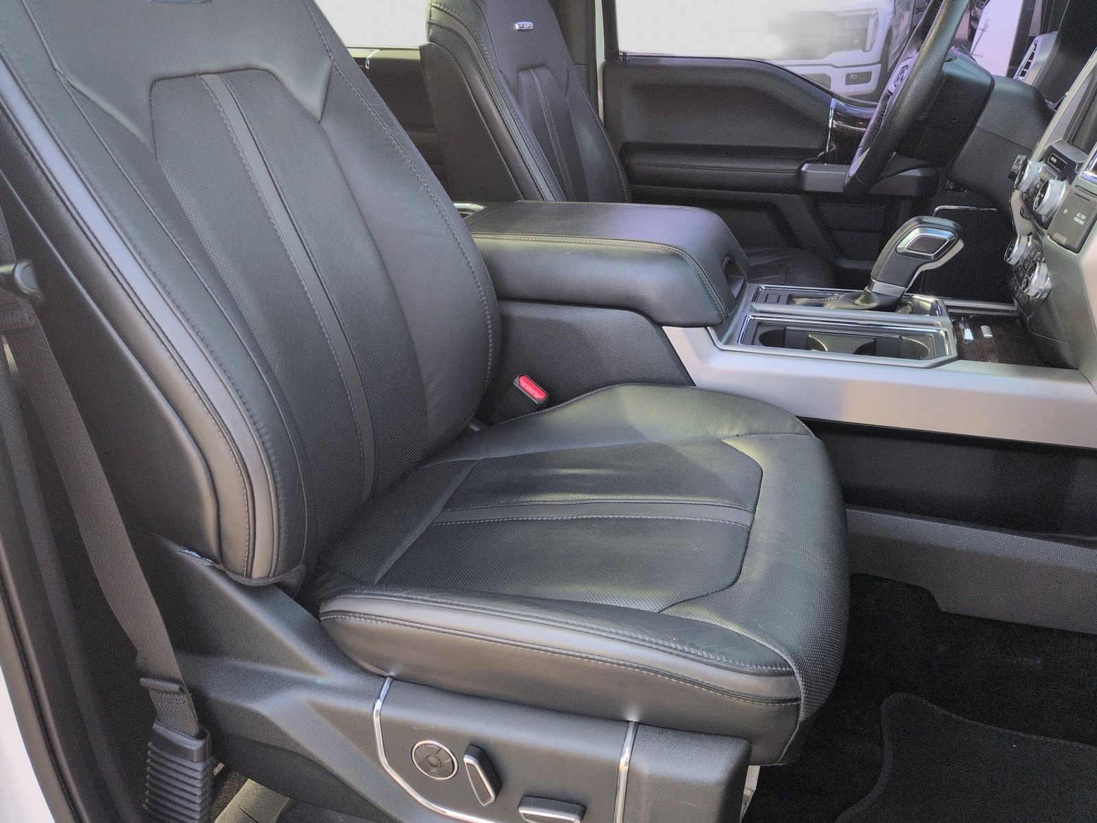 Thumbnail: 2015 Ford F-150 - 29