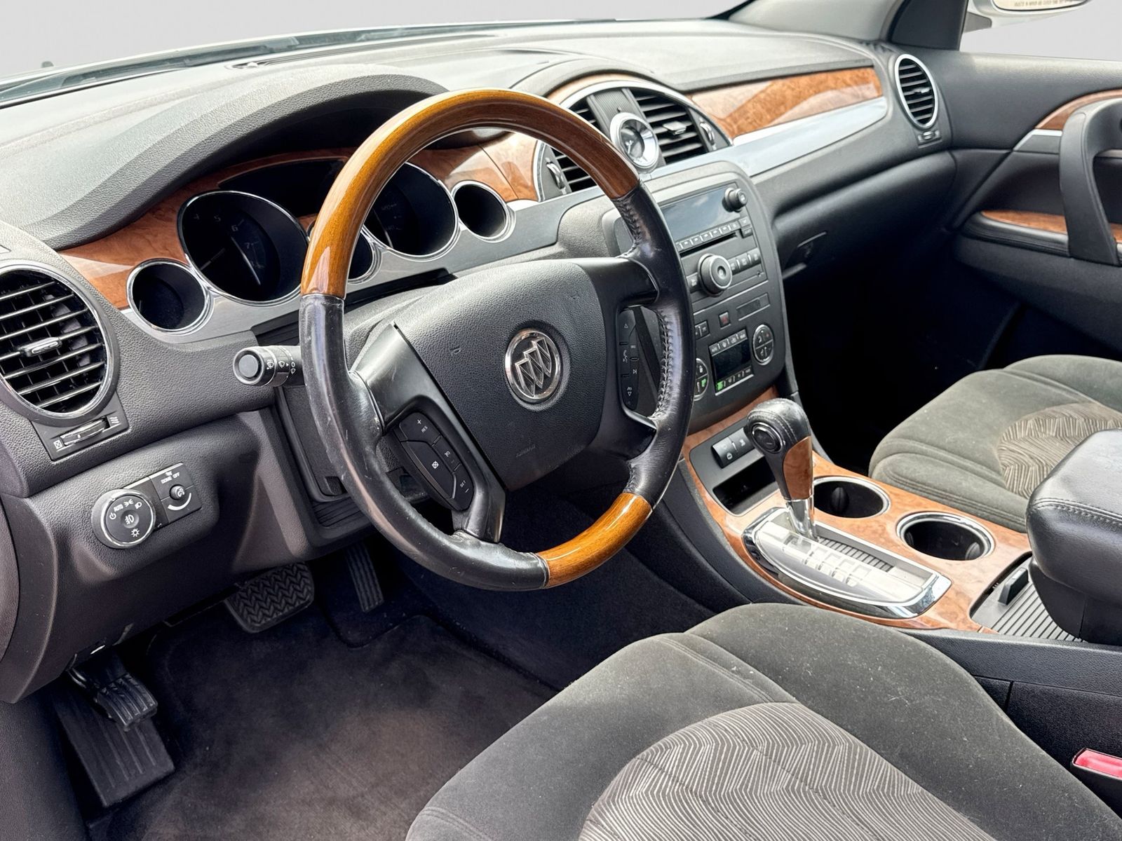 Thumbnail: 2010 Buick Enclave - 2