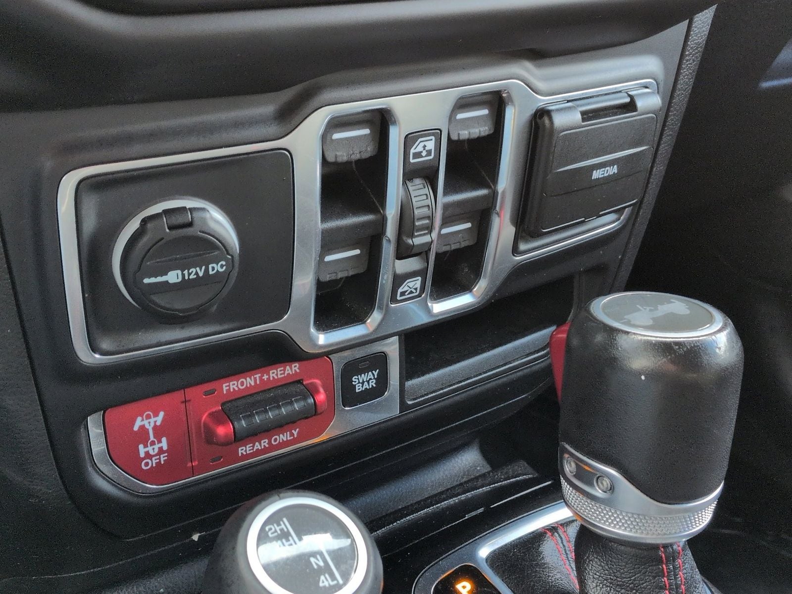Thumbnail: 2020 Jeep Wrangler - 36