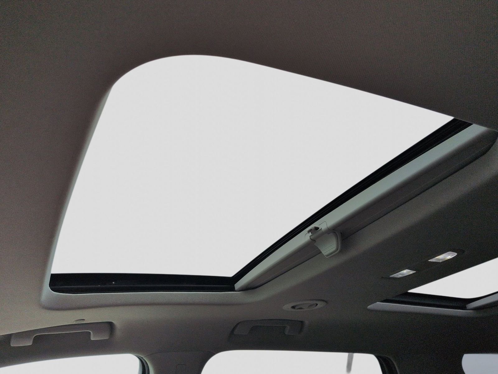 Thumbnail: 2018 Chevrolet Traverse - 21