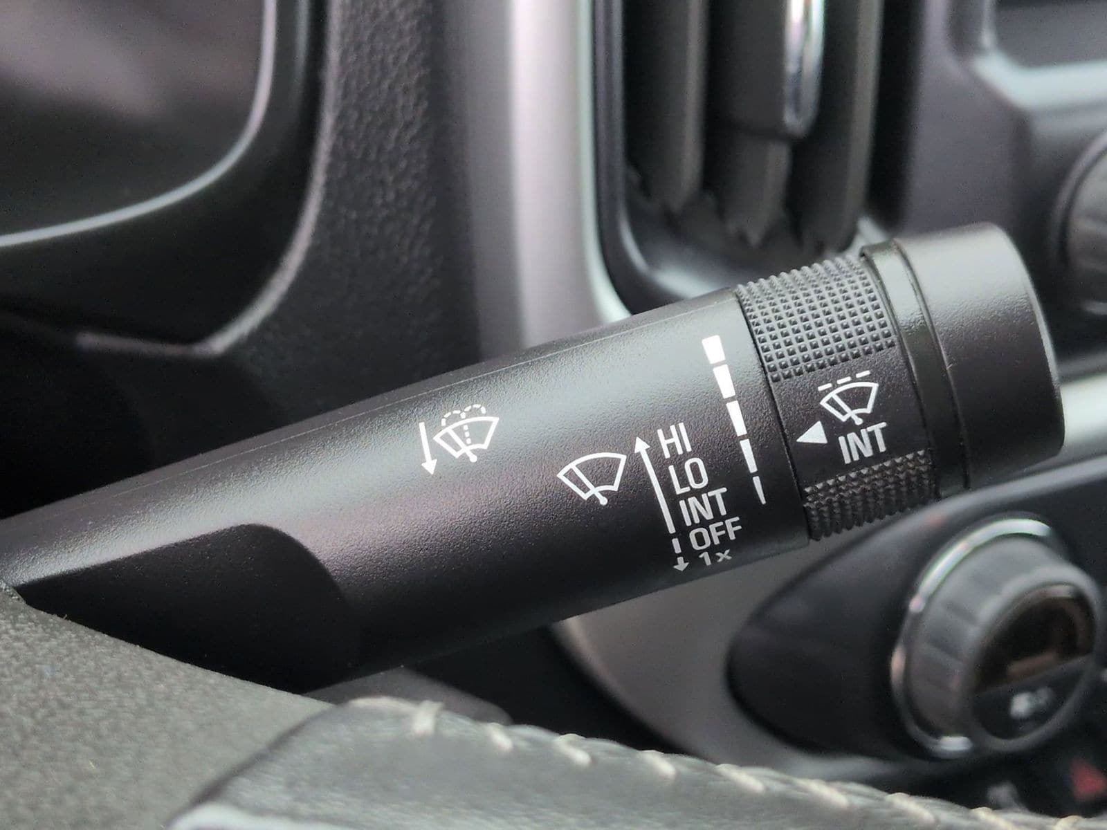 Thumbnail: 2022 Chevrolet Colorado - 29