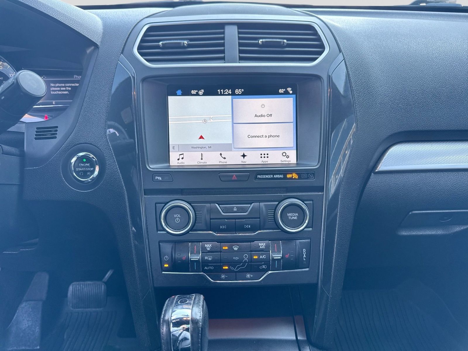 Thumbnail: 2017 Ford Explorer - 32