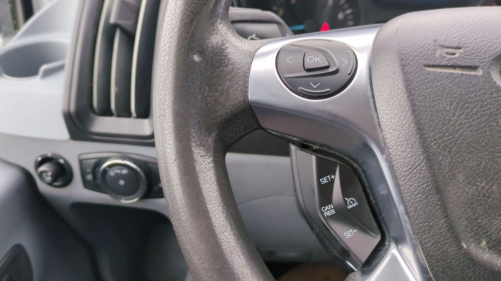 Thumbnail: 2018 Ford Transit Series - 22