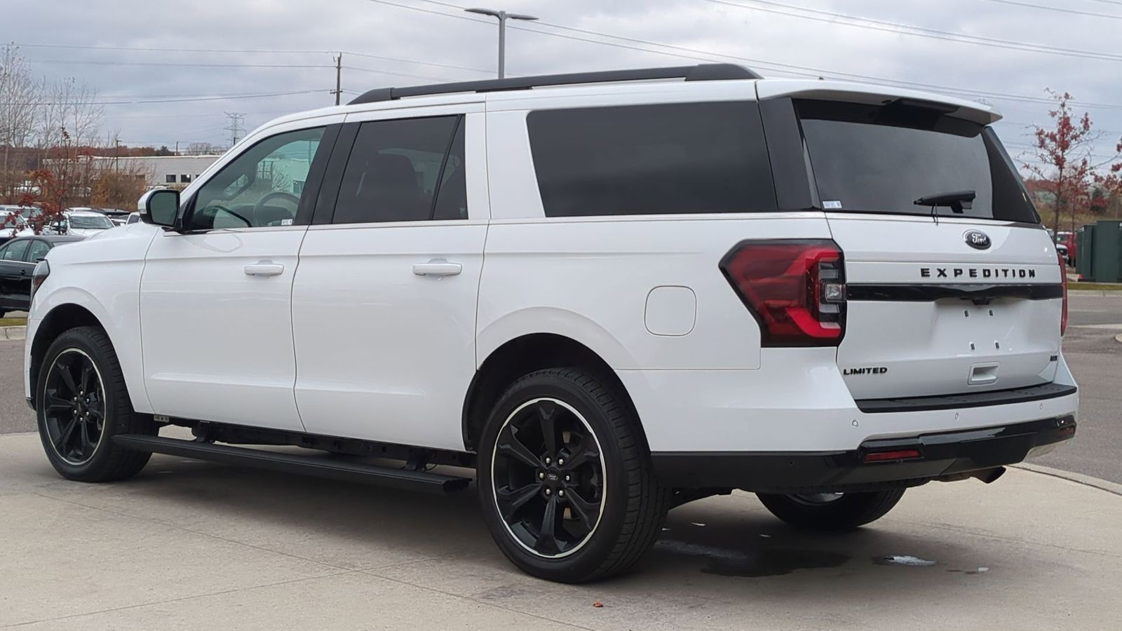 2022 Ford Expedition MAX Limited photo 2