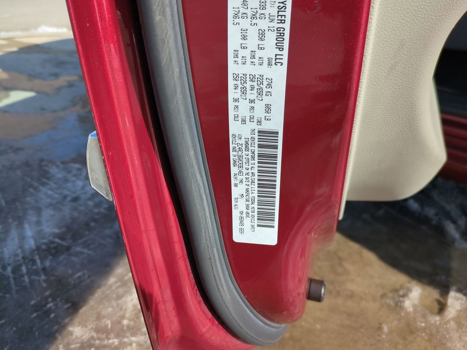 Thumbnail: 2012 Chrysler Town & Country - 40