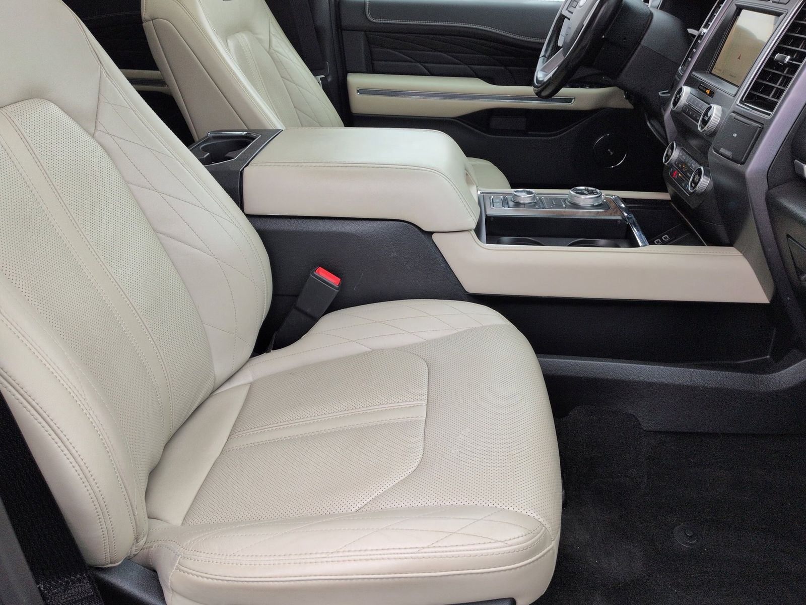 Thumbnail: 2019 Ford Expedition - 27