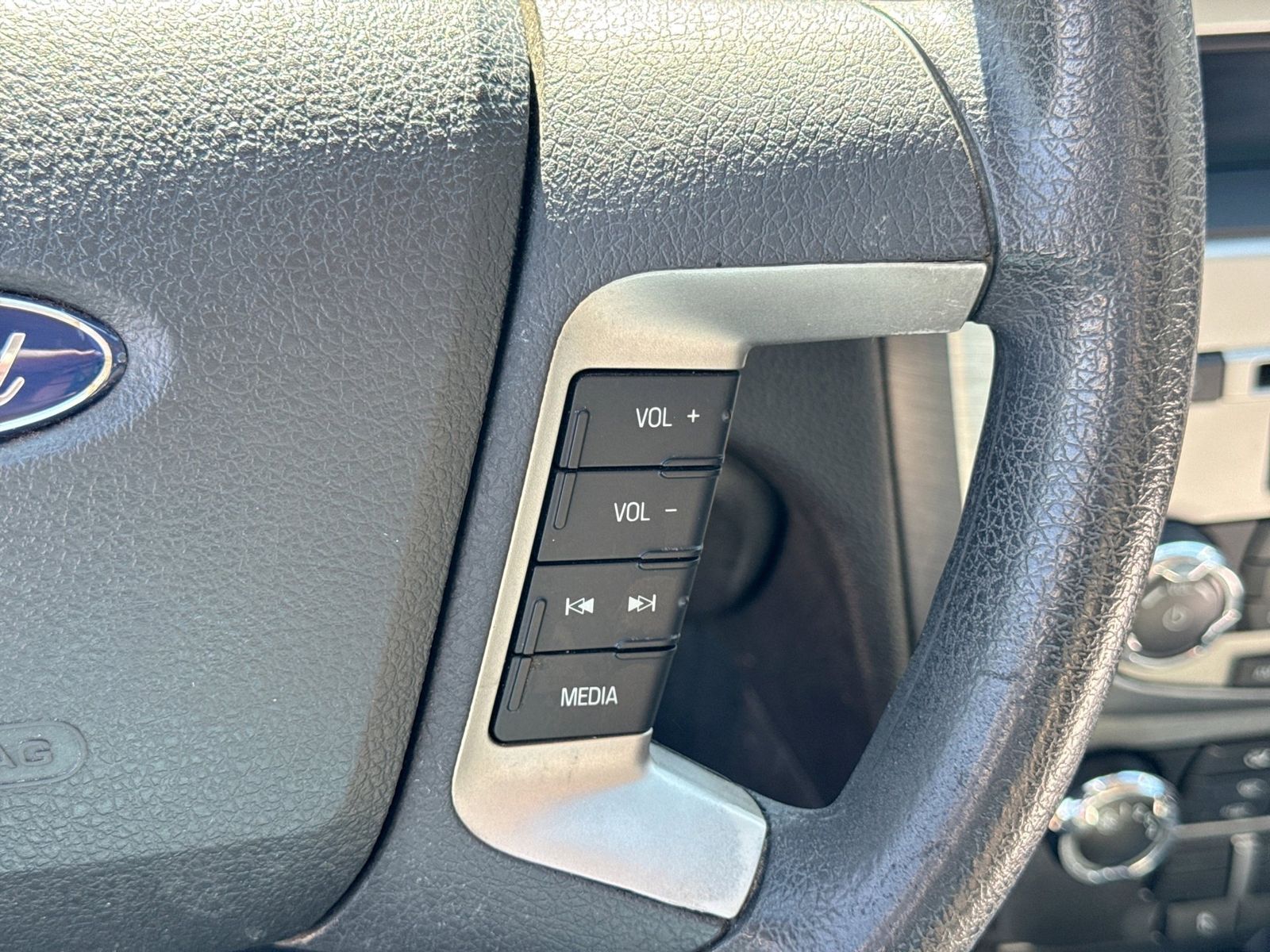Thumbnail: 2010 Ford Fusion - 24
