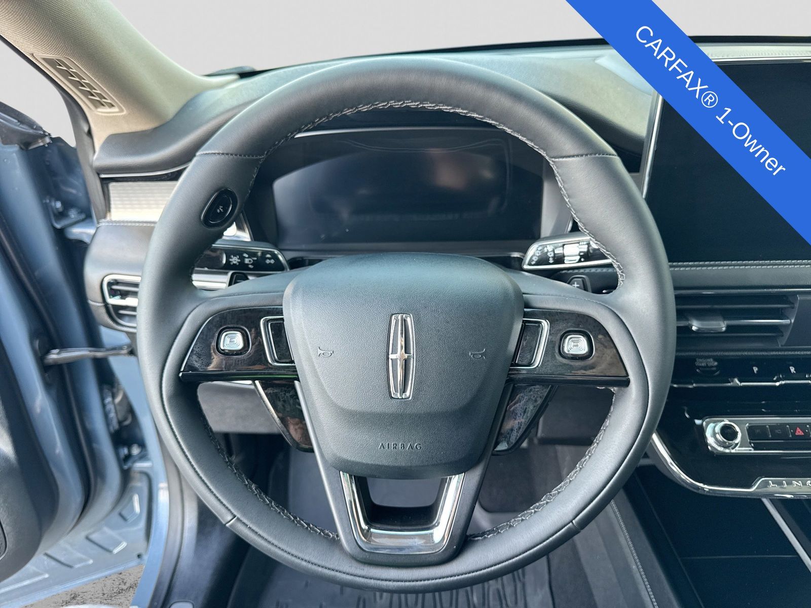 Thumbnail: 2025 Lincoln Corsair - 26