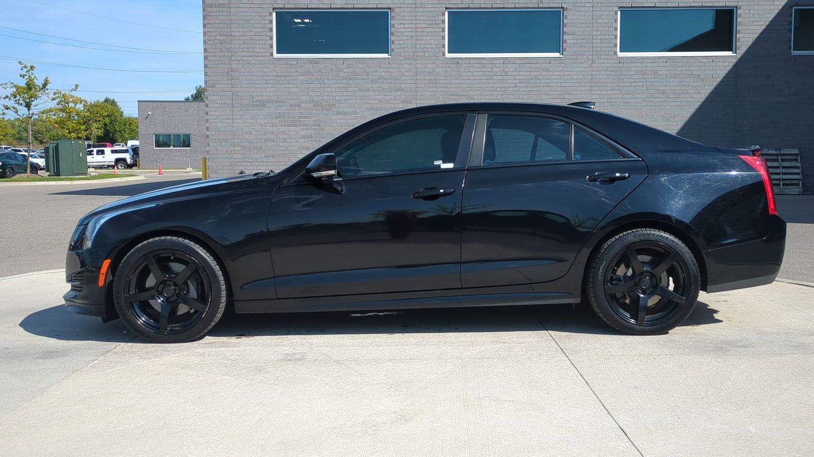 2016 Cadillac ATS Luxury photo 2