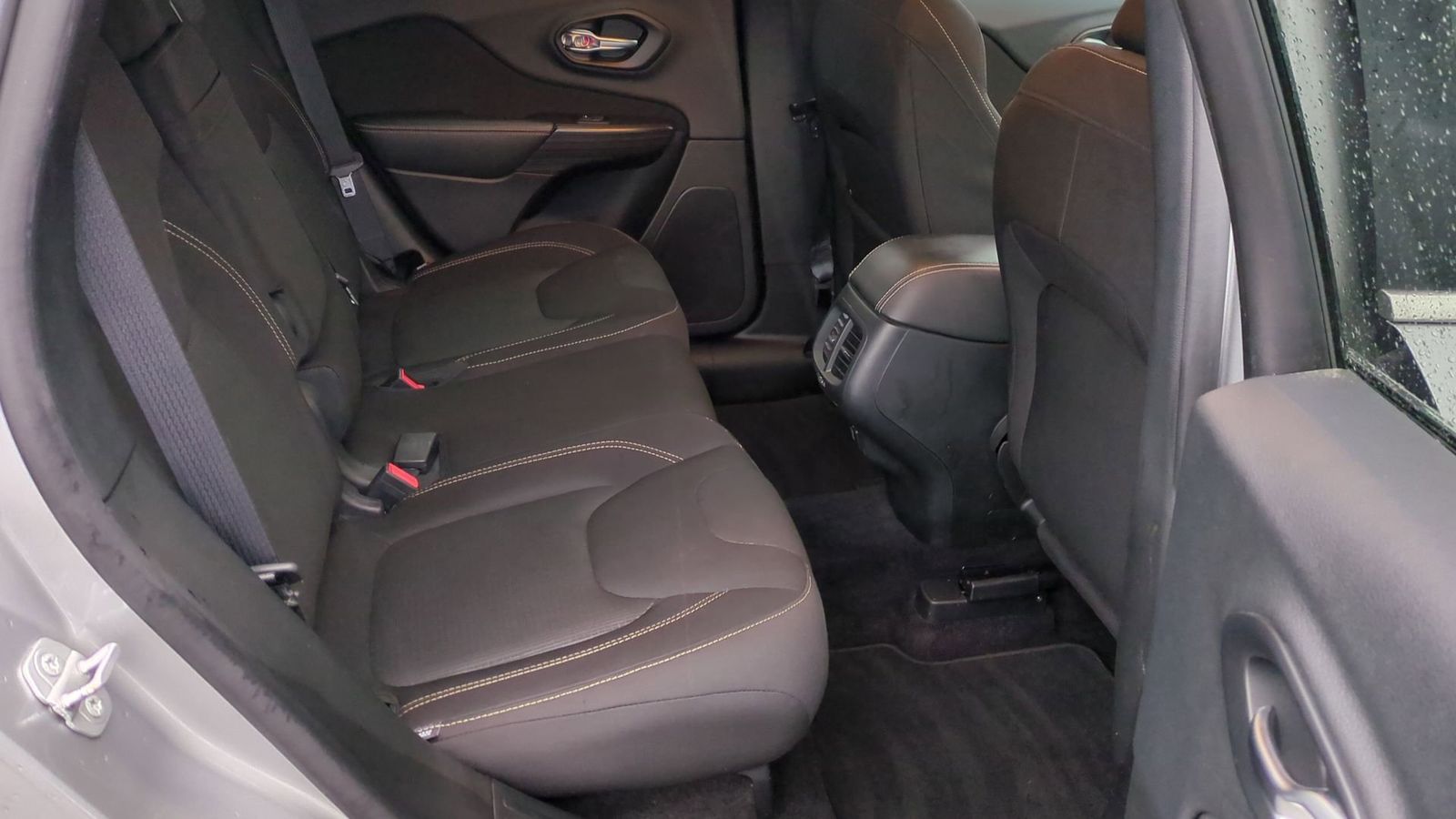 Thumbnail: 2016 Jeep Cherokee - 22