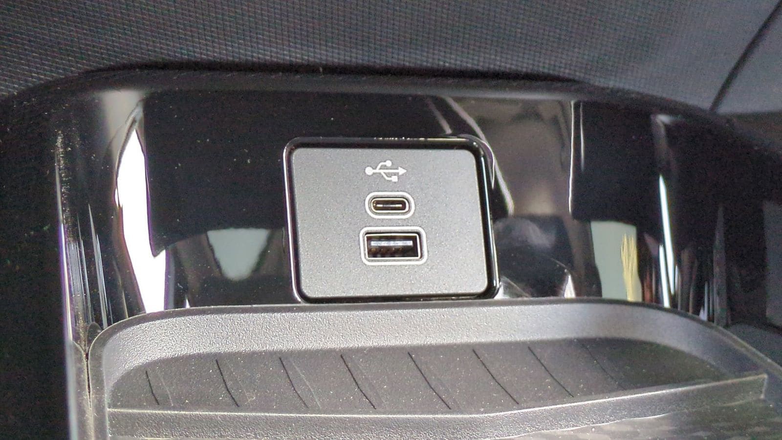 Thumbnail: 2025 Ford Mustang Mach-E - 31