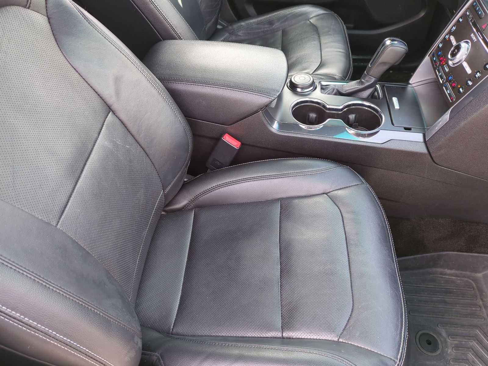 Thumbnail: 2016 Ford Explorer - 29