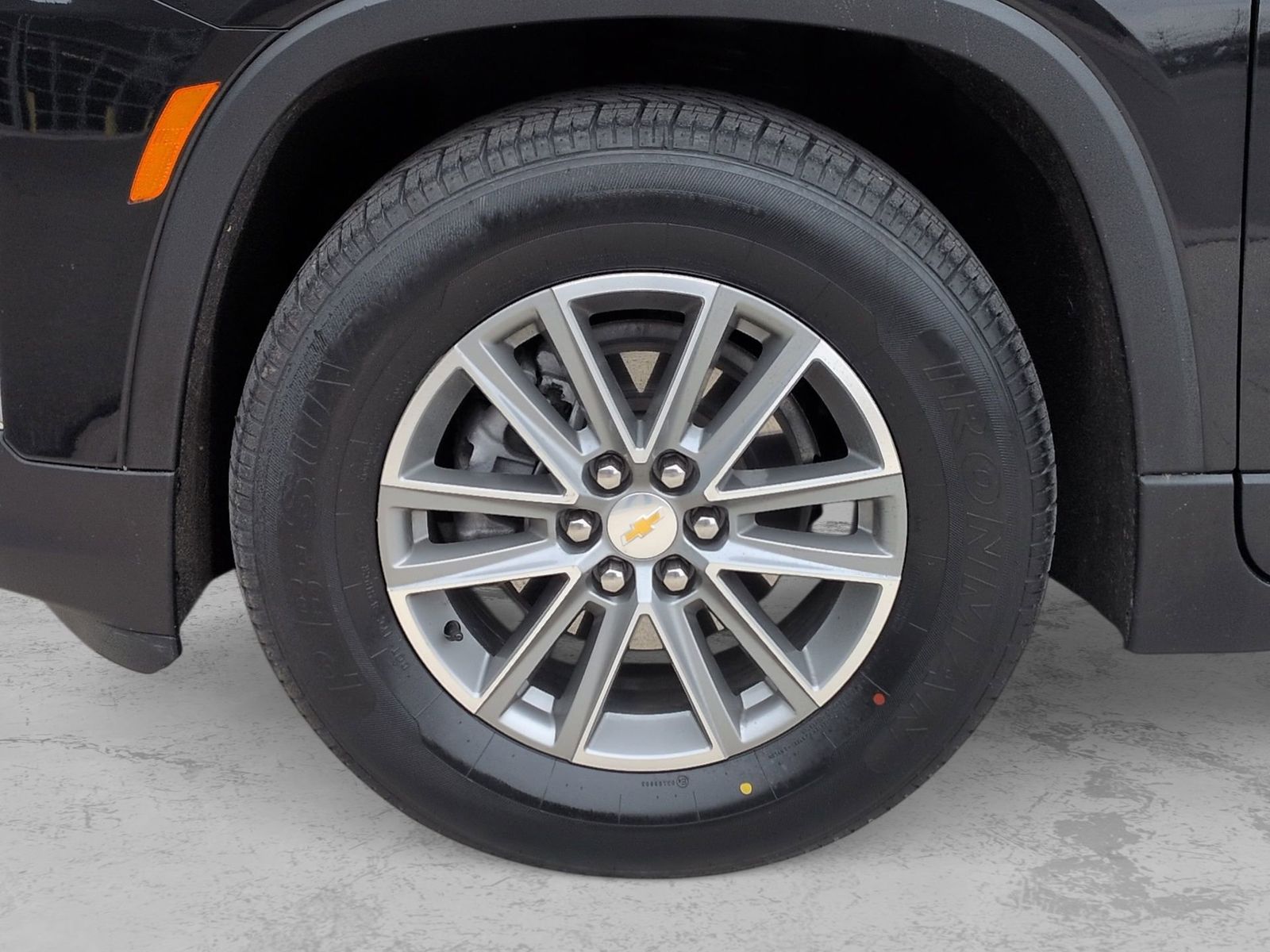 Thumbnail: 2022 Chevrolet Traverse - 16