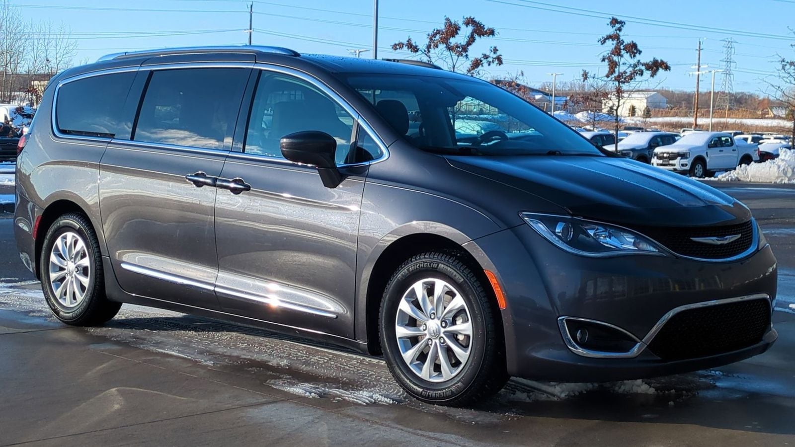 Thumbnail: 2018 Chrysler Pacifica - 9