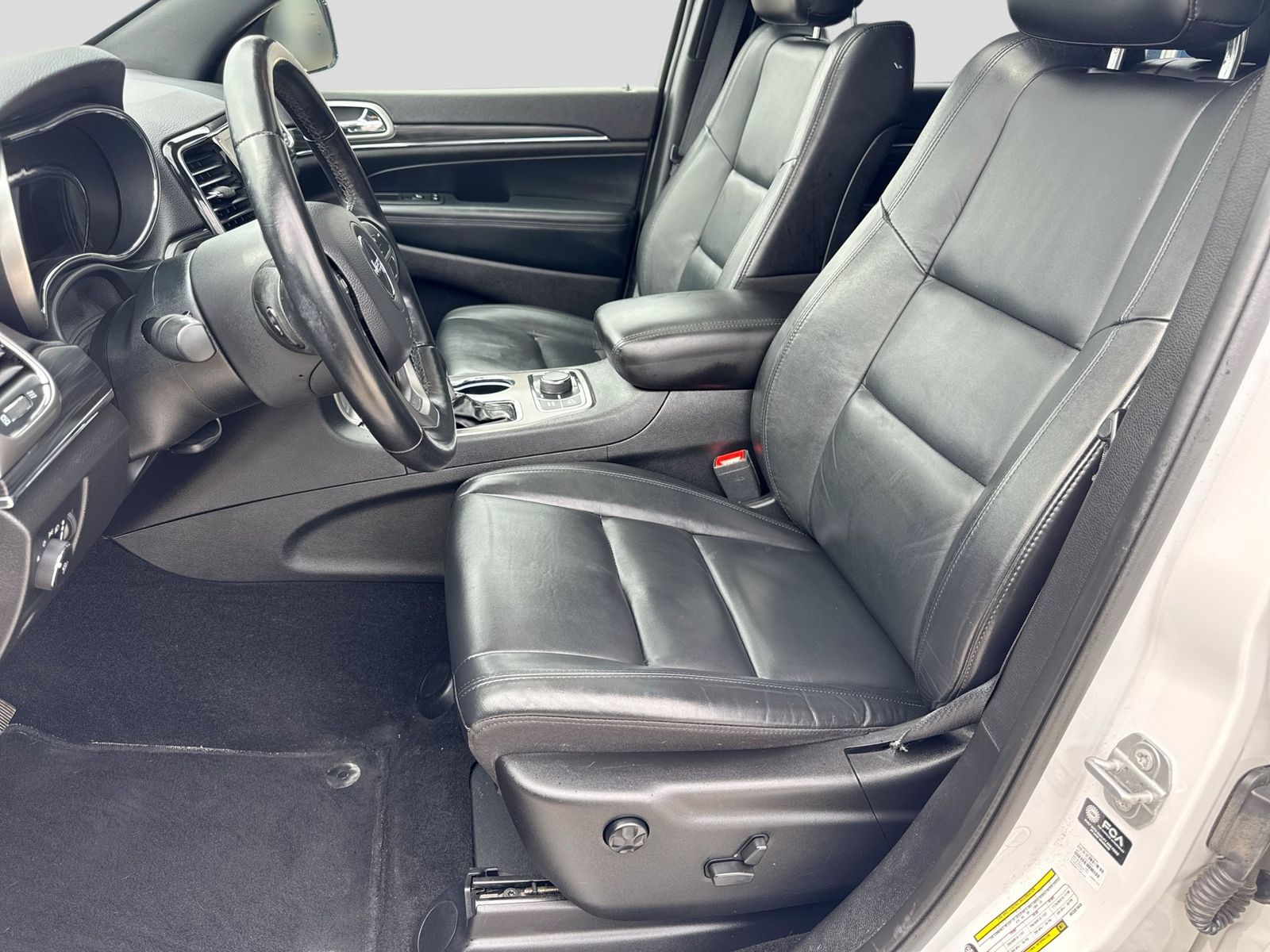 Thumbnail: 2021 Jeep Grand Cherokee - 17