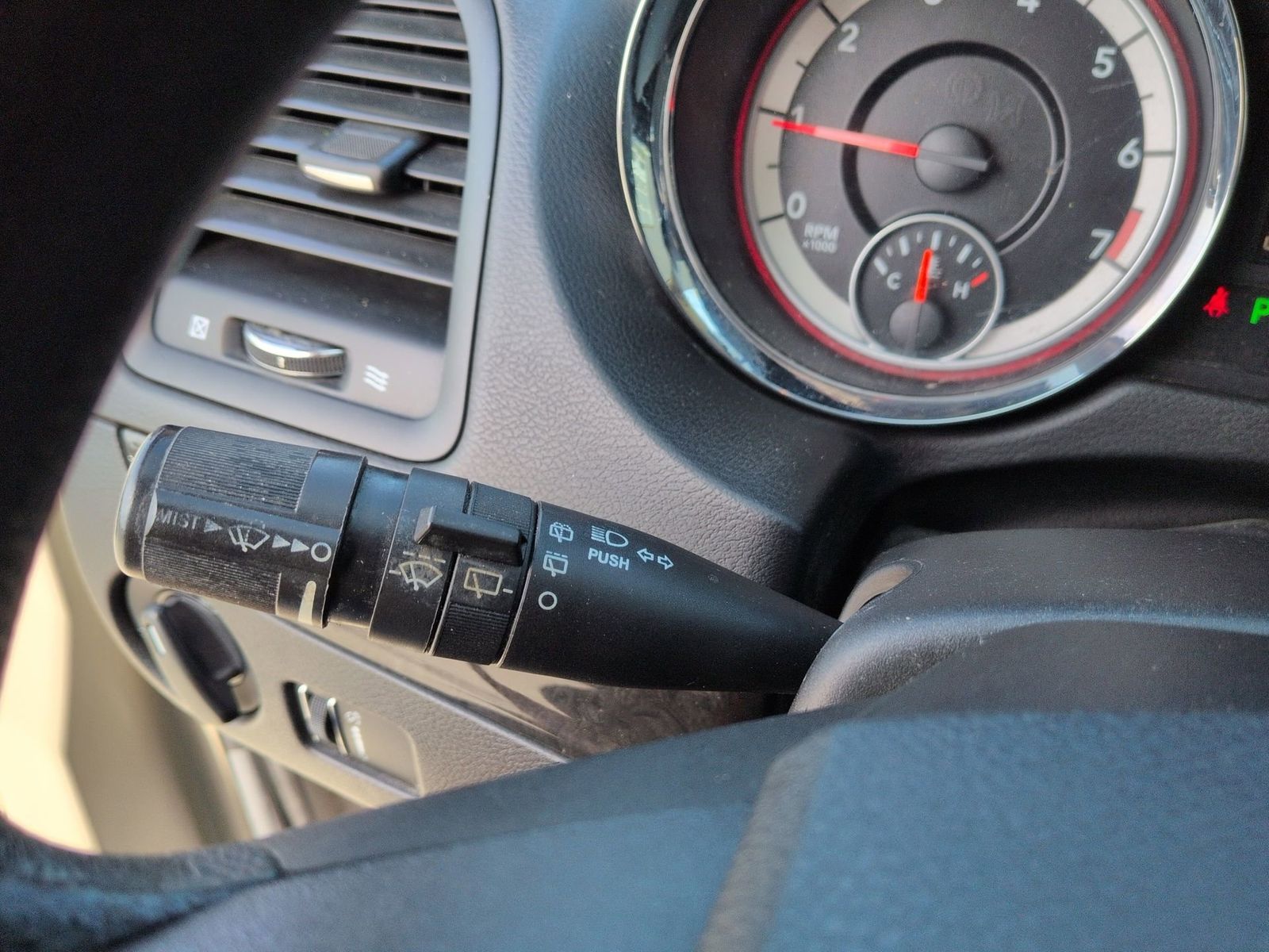 Thumbnail: 2013 Dodge Grand Caravan - 32