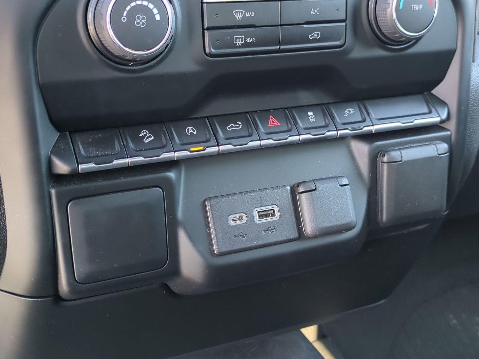 Thumbnail: 2022 Chevrolet Silverado 1500 - 34