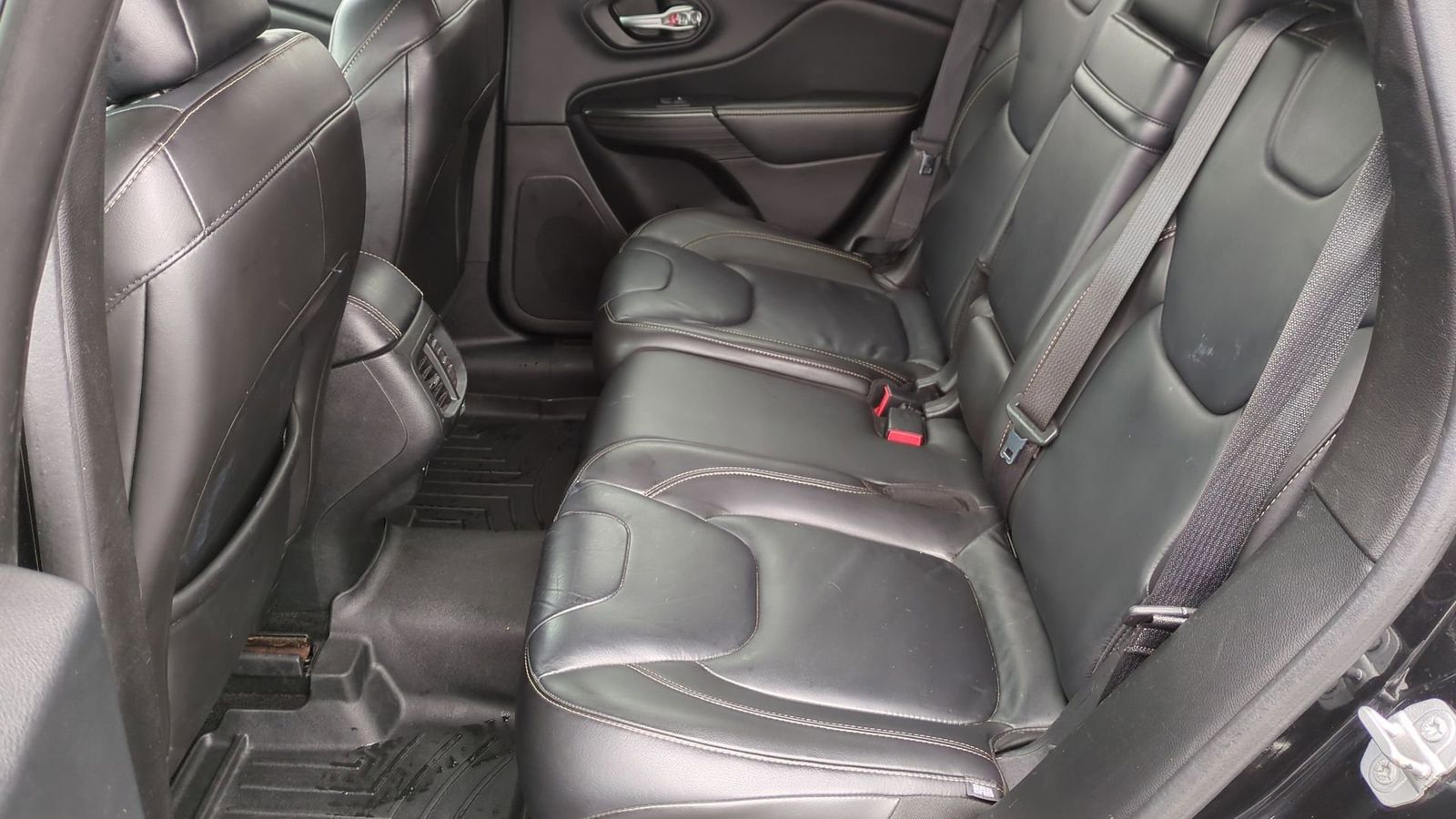 Thumbnail: 2015 Jeep Cherokee - 20