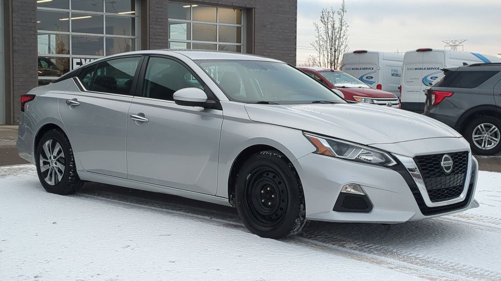 Thumbnail: 2020 Nissan Altima - 9