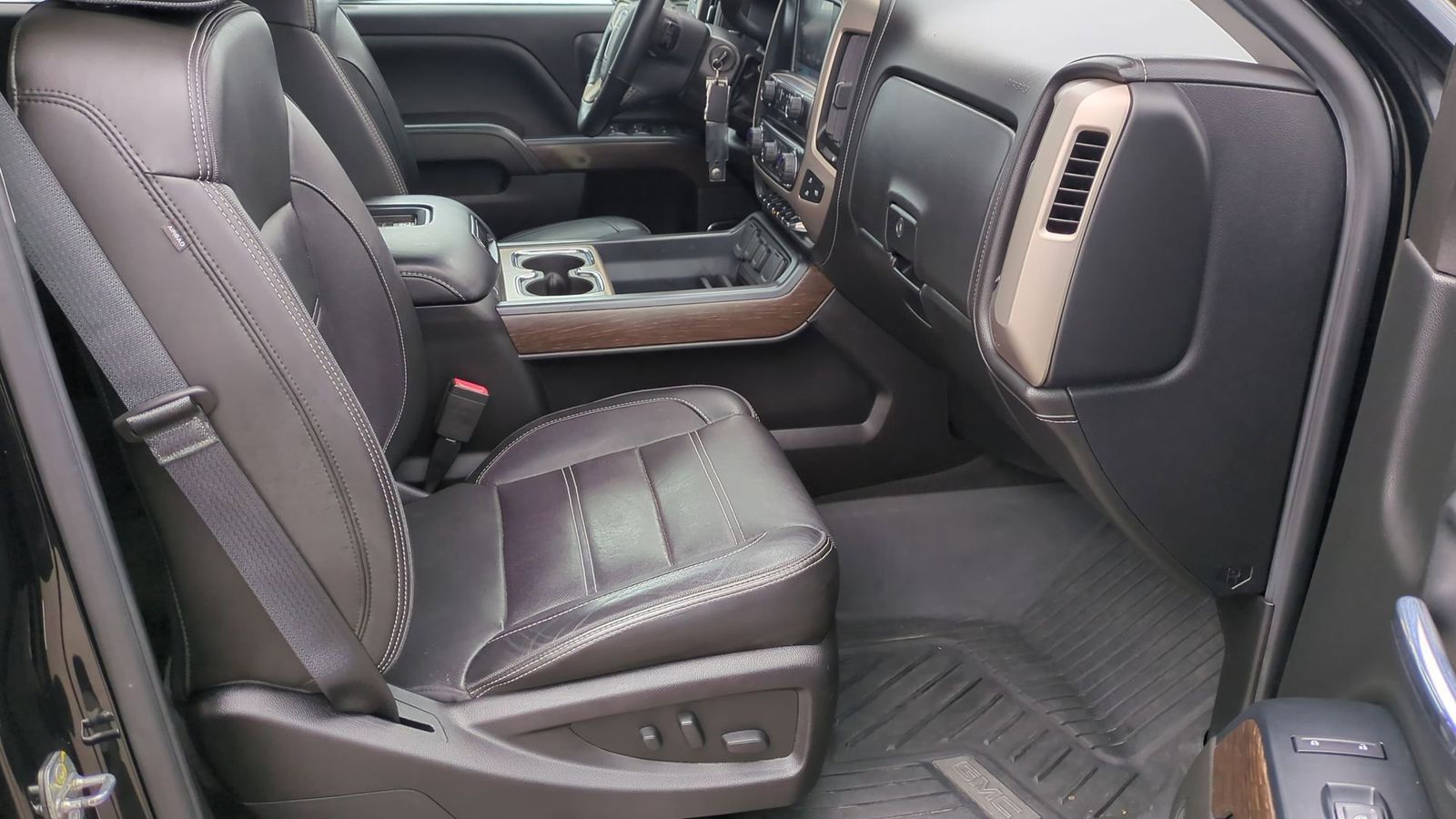 Thumbnail: 2017 GMC Sierra 3500 - 24