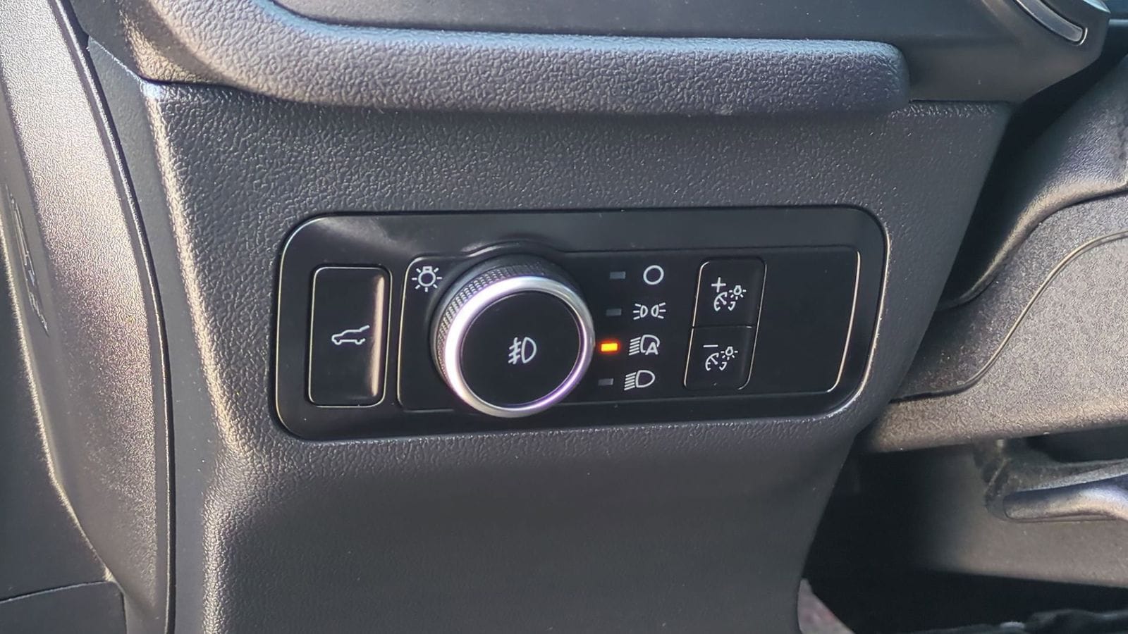 Thumbnail: 2023 Ford Escape - 16