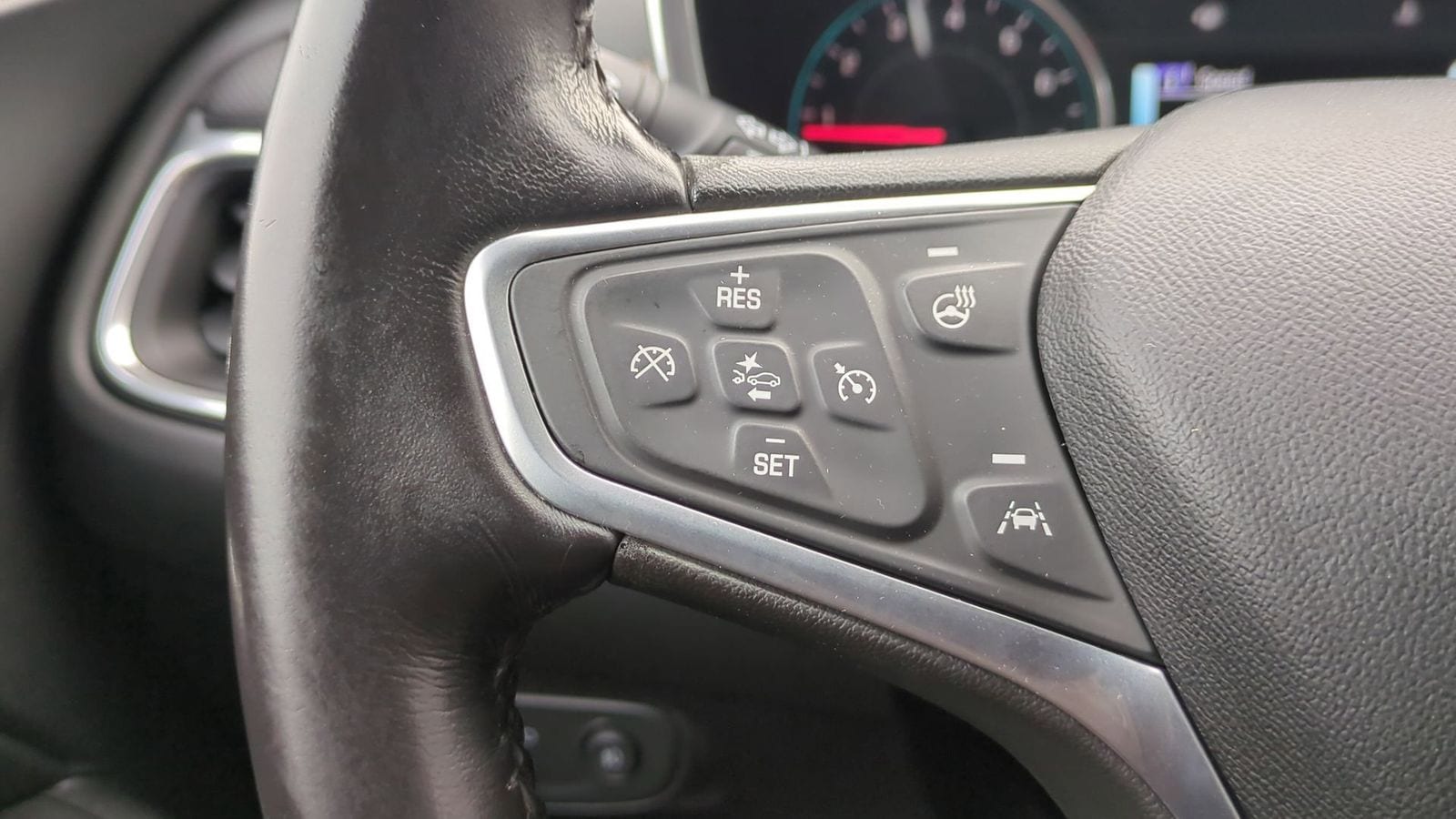 Thumbnail: 2018 Chevrolet Equinox - 27