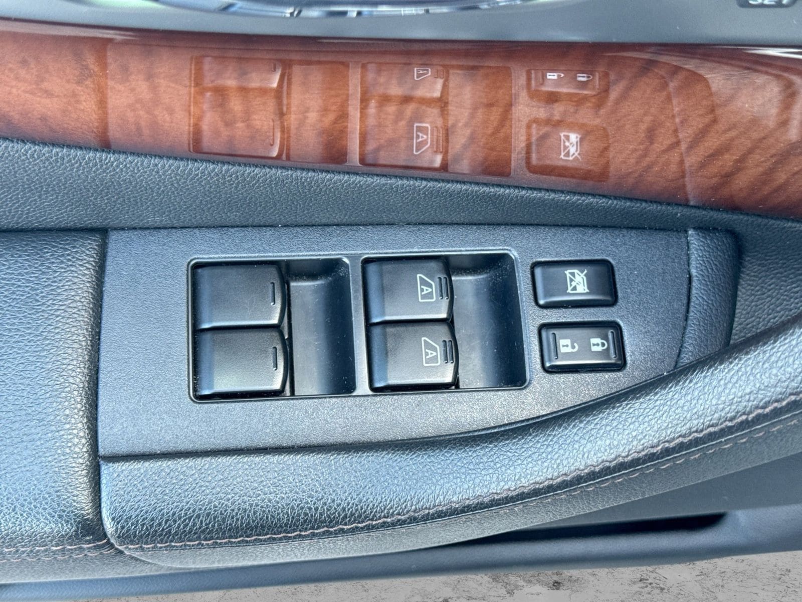 Thumbnail: 2012 INFINITI FX35 - 18