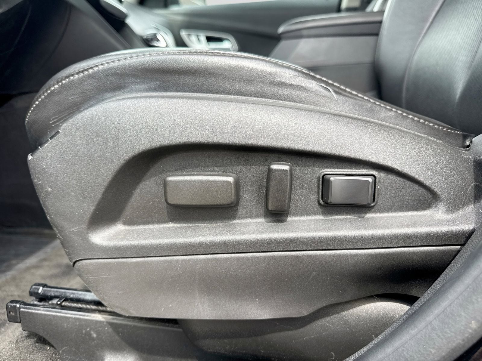 Thumbnail: 2014 Chevrolet Equinox - 3