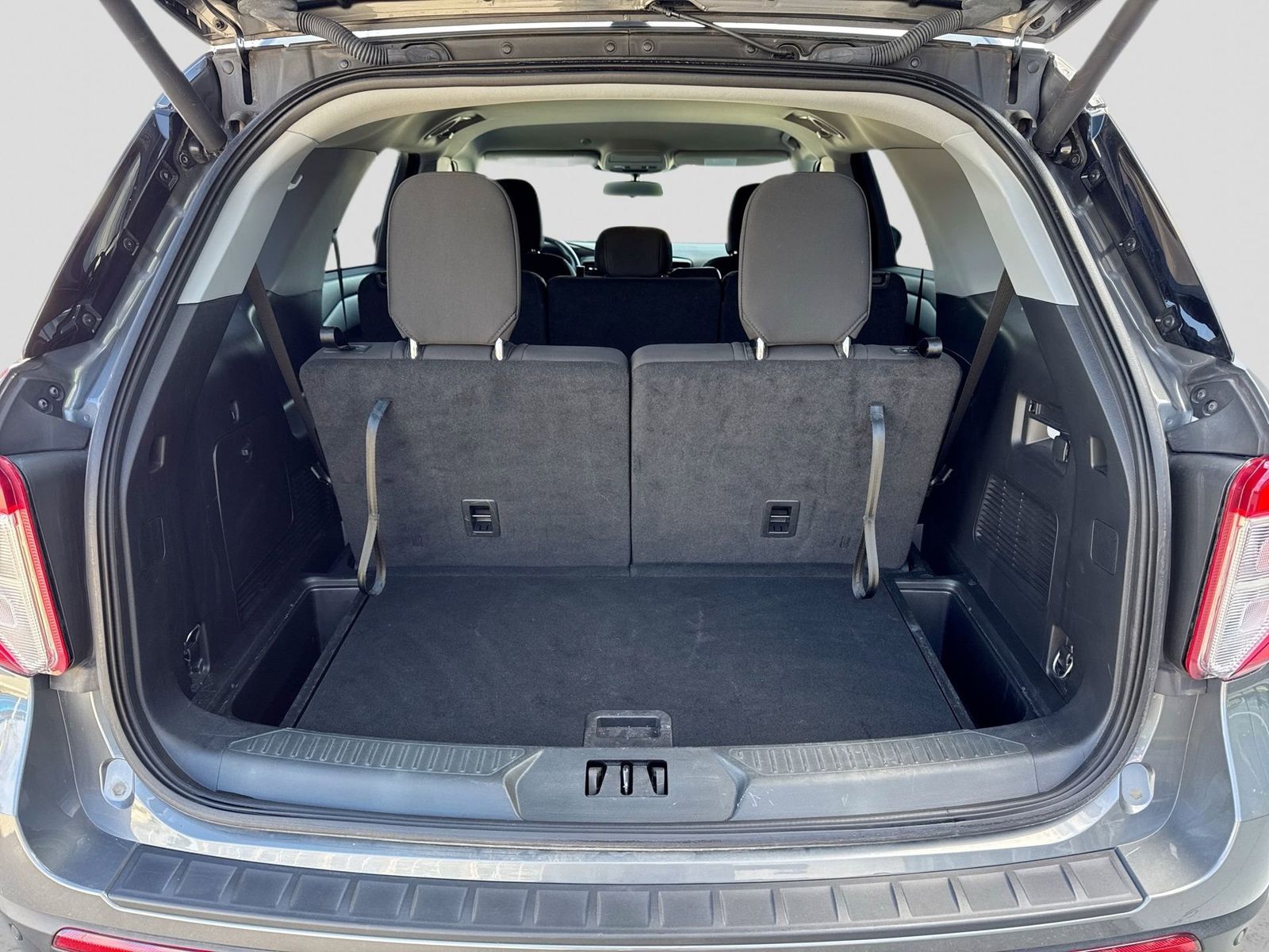 Thumbnail: 2023 Ford Explorer - 34