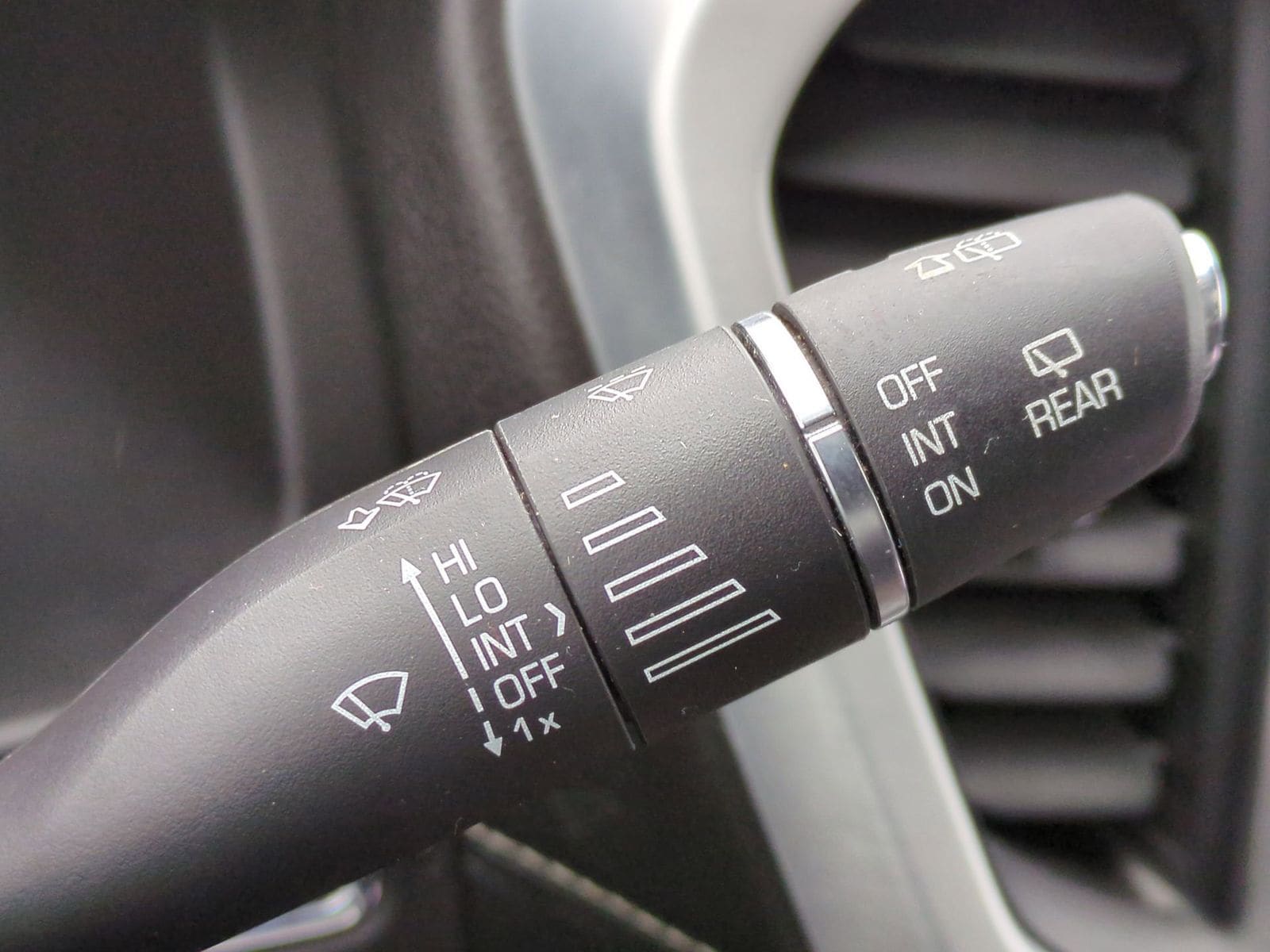 Thumbnail: 2018 GMC Acadia - 28