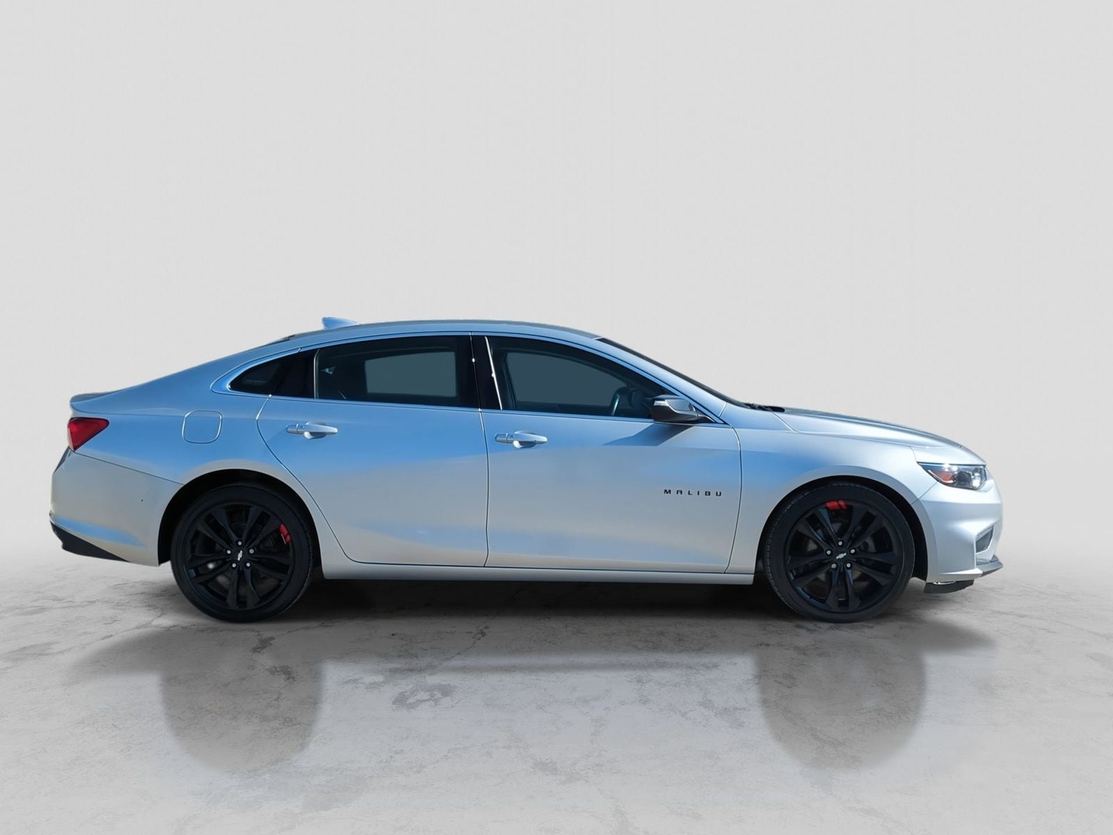 Thumbnail: 2018 Chevrolet Malibu - 9